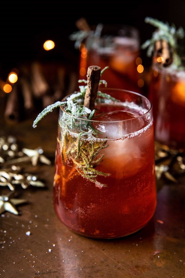 Cinnamon bourbon fizz