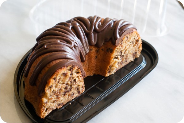 Cinnamon brown sugar chocolate chip bundt cake