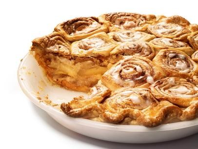 Cinnamon bun apple pie