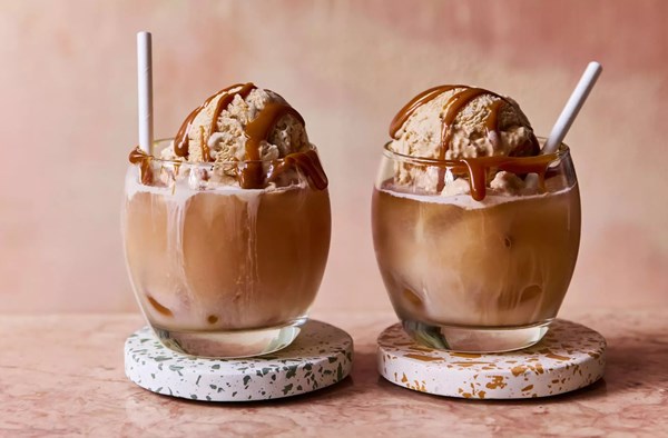 Cinnamon bun iced chai float
