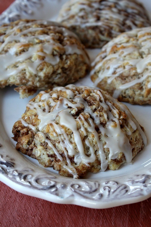 Cinnamon bun scones