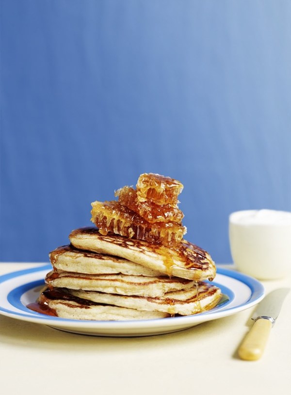 Cinnamon buttermilk hotcakes
