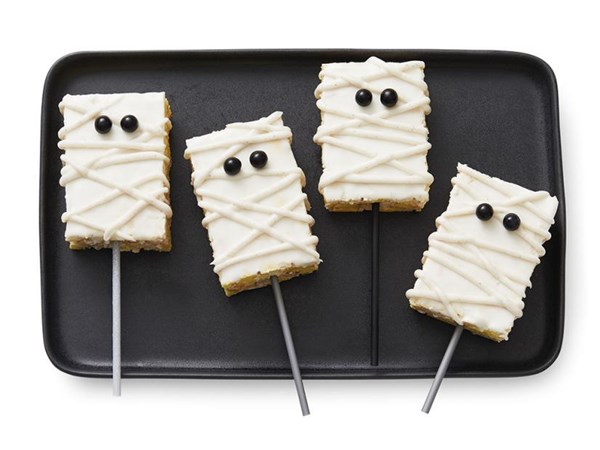Cinnamon cereal treat mummies