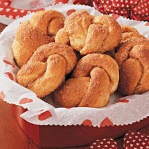 Cinnamon love knots