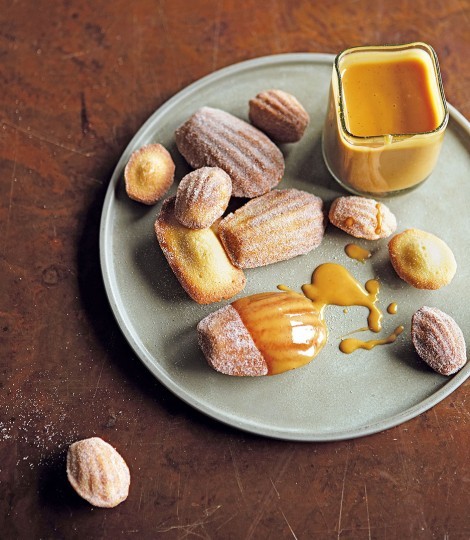 Cinnamon madeleines with winter-spiced caramel sauce