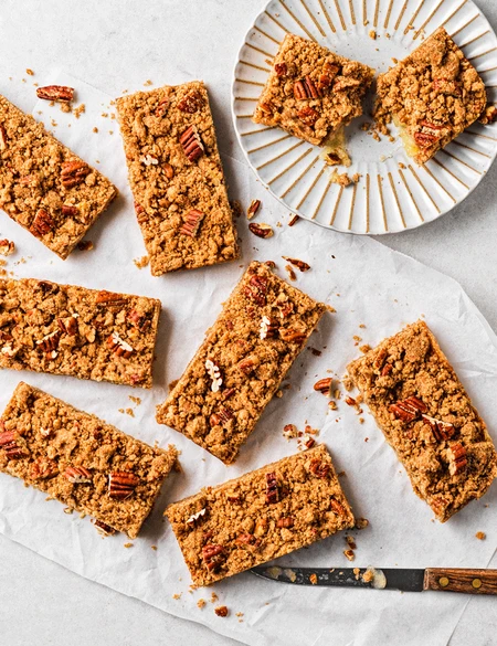 Cinnamon, pecan and apple crumble bars
