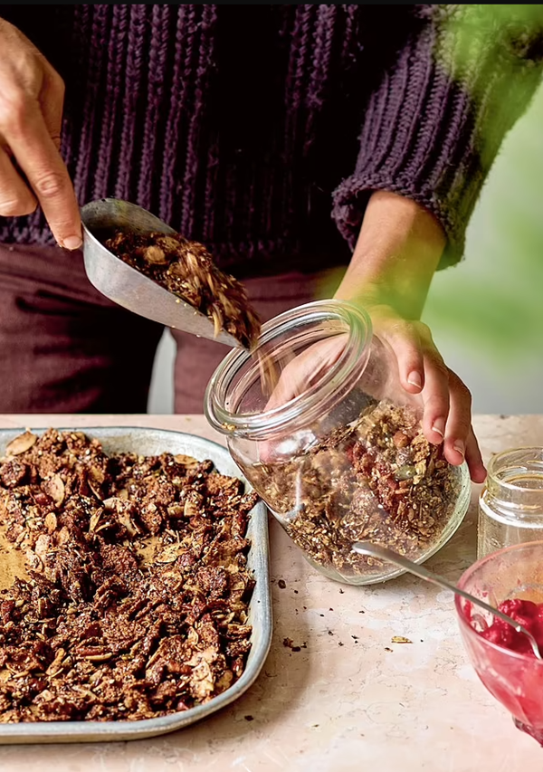 Cinnamon pecan granola