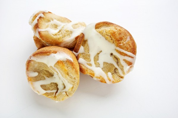 Cinnamon popovers with cream cheese glaze