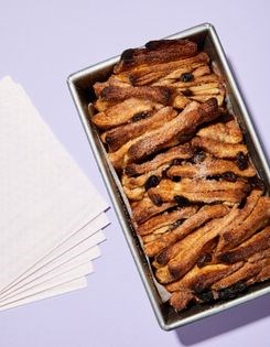 Cinnamon-raisin flake-apart bread