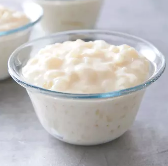 Cinnamon-raisin rice pudding