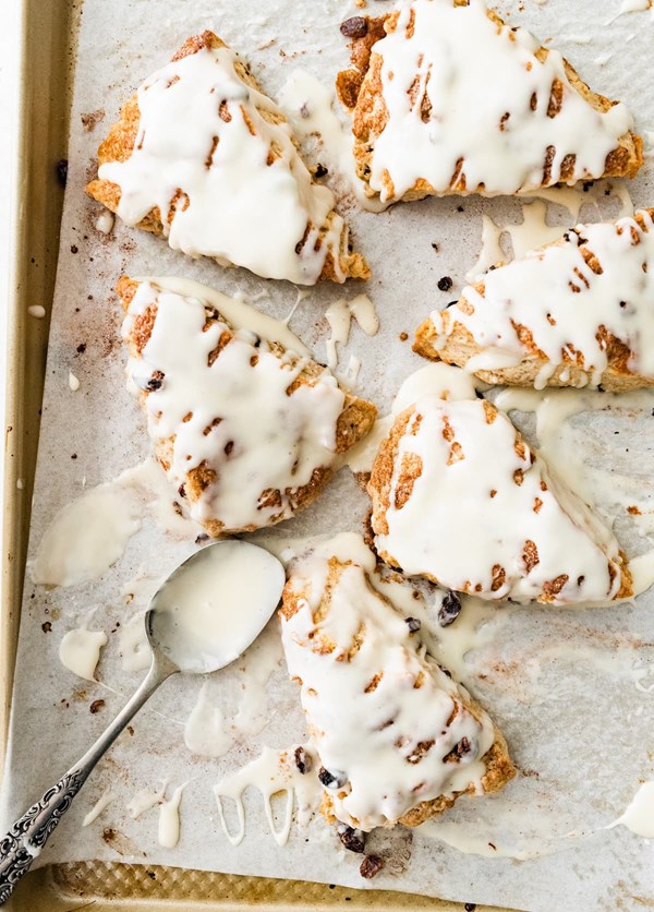 Cinnamon raisin scones