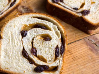 Cinnamon raisin swirl bread 