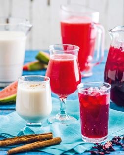 Cinnamon-rice drink (Agua de horchata)