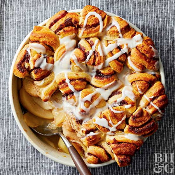 Cinnamon roll-apple cobbler