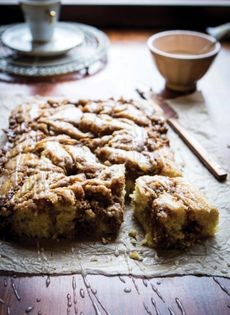 Cinnamon roll cake