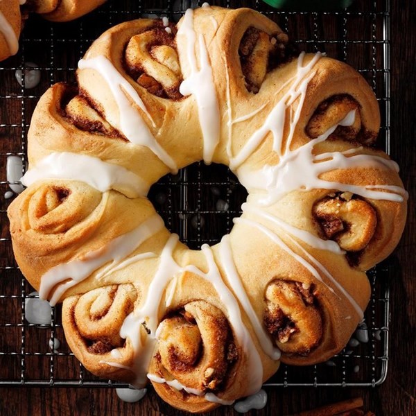 Cinnamon roll coffee cake