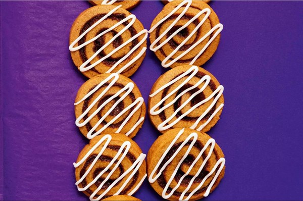 Cinnamon roll cookies