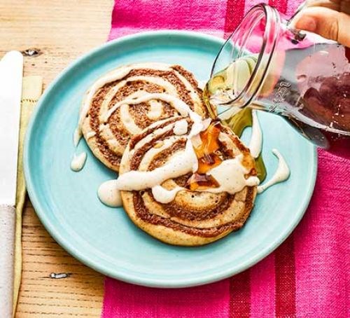 Cinnamon roll pancakes