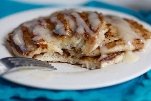 Cinnamon roll pancakes