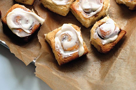 Cinnamon rolls with cream cheese glaze