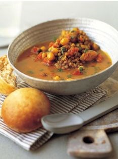 Cinnamon-scented lentil and chickpea soup with fennel and honey buns