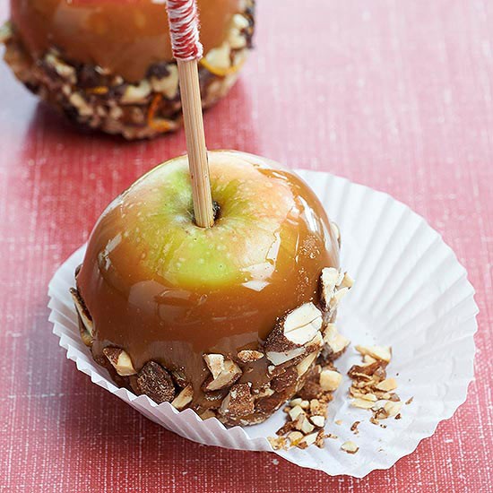 Cinnamon-spiced almond caramel apples