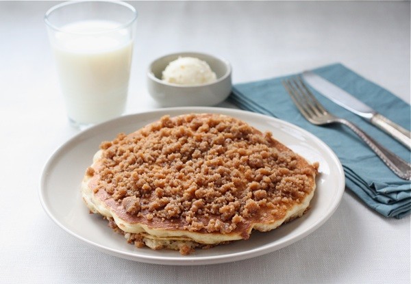 Cinnamon streusel pancakes