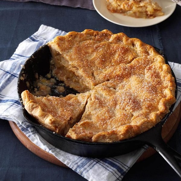 Cinnamon-sugar apple pie