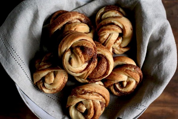 Cinnamon-sugar cardamom rolls