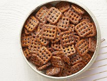 Cinnamon-sugar pretzels 