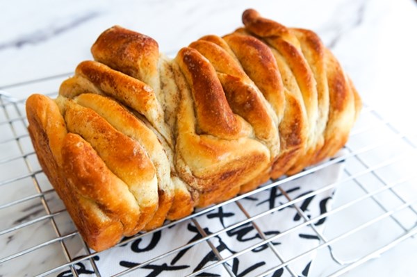 Cinnamon sugar pull-apart bread