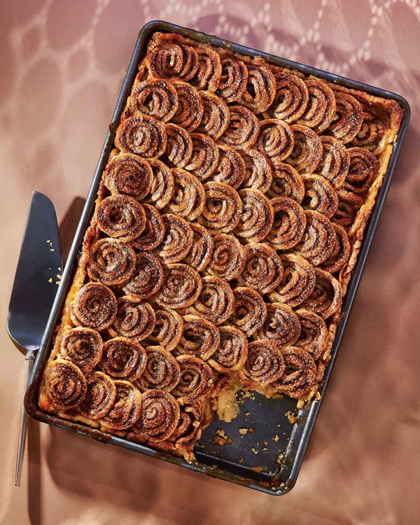 Cinnamon-swirl apple slab pie