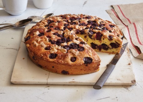 Cinnamon swirl blueberry coffee cake