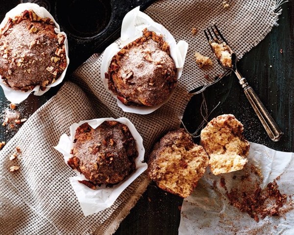 Cinnamon swirl muffins with pecans
