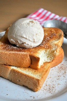 Cinnamon toast ice cream