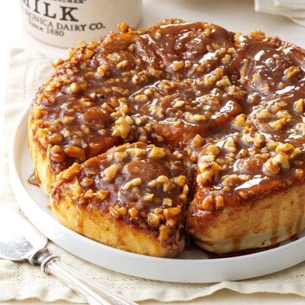 Cinnamon-walnut sticky buns