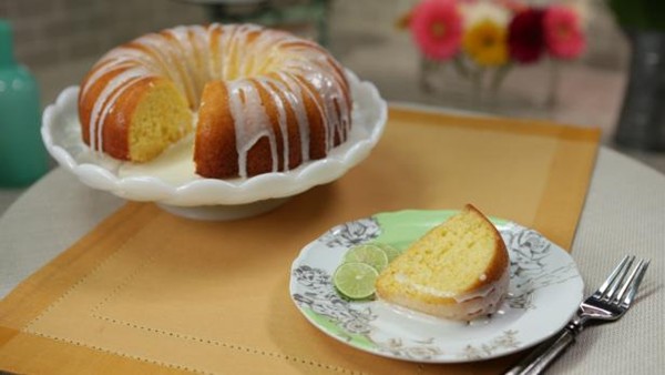 Citrus cake with lime glaze
