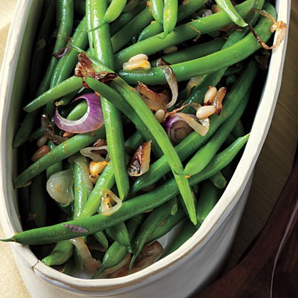 Citrus green beans with pine nuts