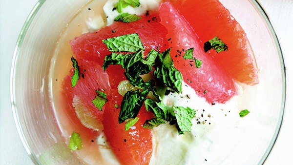 Citrus salad with Greek yogurt