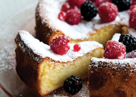 Citrus-scented wine cake with fresh berries