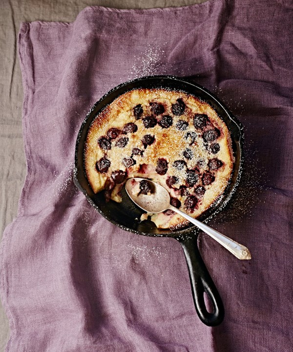 Clafoutis with fresh cherries