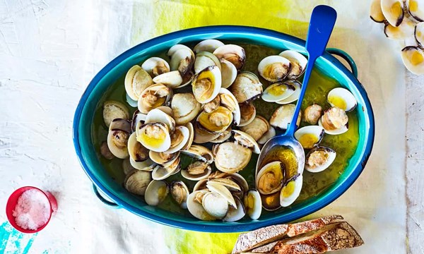 Clams 'a la plancha' with olive oil