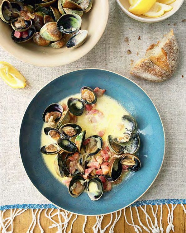 Clams and smoky bacon