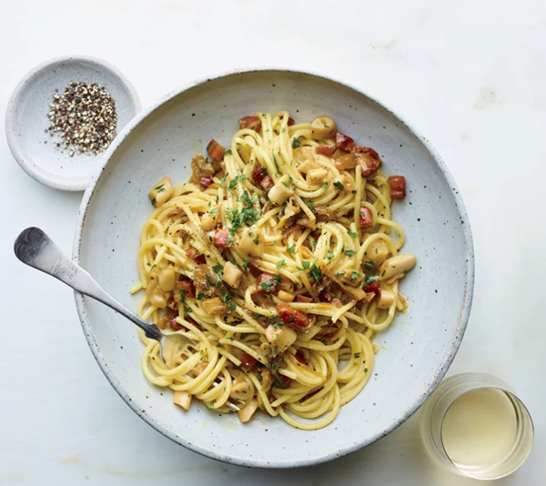 Clams carbonara