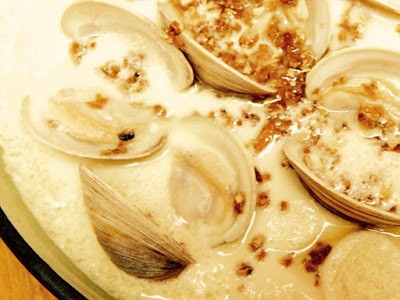 Clams in custard (Gélí zhēng dàn / 蛤蜊蒸蛋)