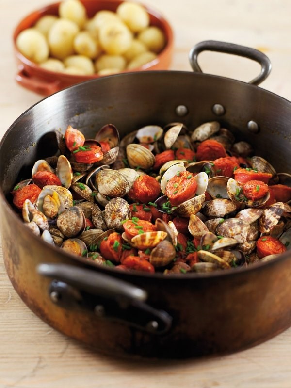 Clams with chorizo