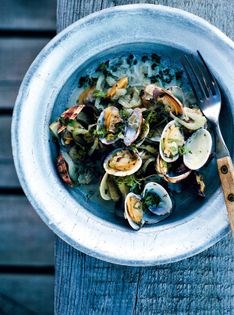Clams with fennel & parsley