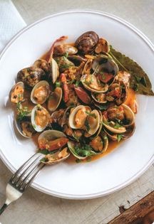 Clams with jamón and sherry