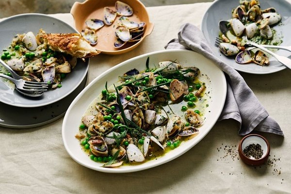 Clams with peas and pancetta