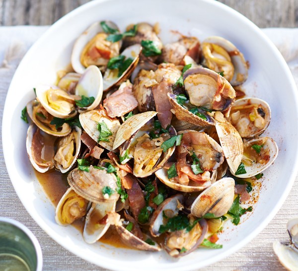Clams with sherry & serrano ham